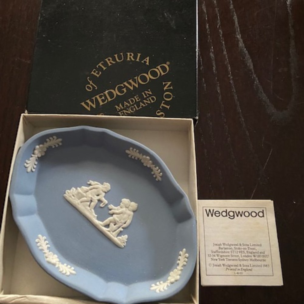 Wedgwood Cream On Lavender Jasperware "Cupids" 4 3/8" Silver Tray  NEW